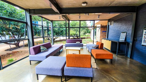 Bâche de piscine vs couverture de piscine : quelle est la différence ?